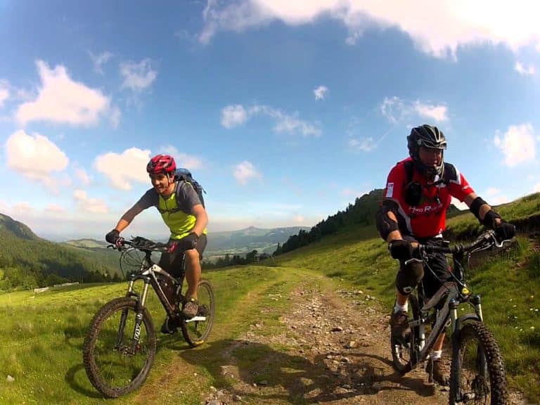 Faire du VTT en Auvergne