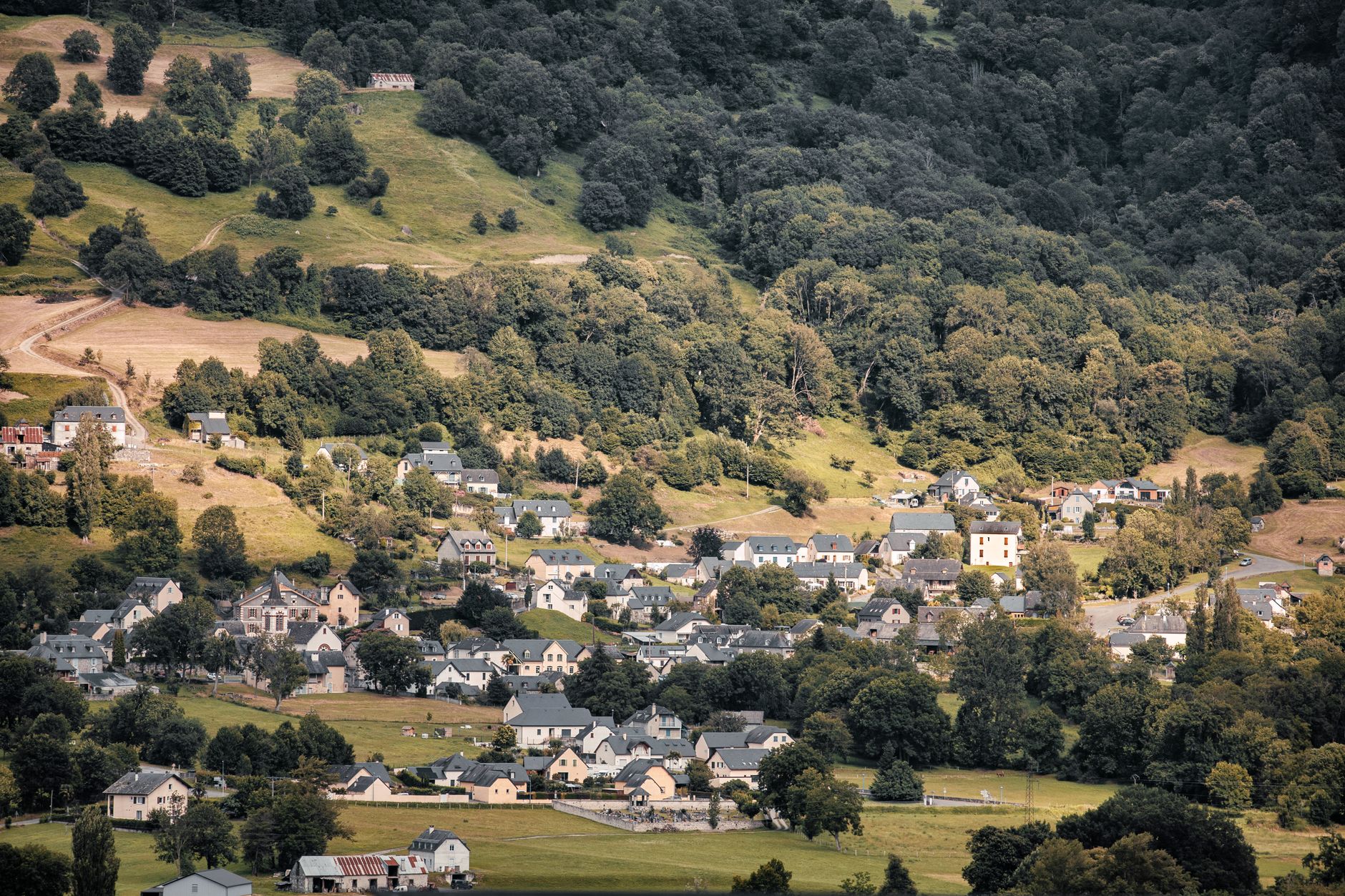 Quels sont les villages pittoresques à ne pas manquer lors d&rsquo;une découverte en Auvergne ?