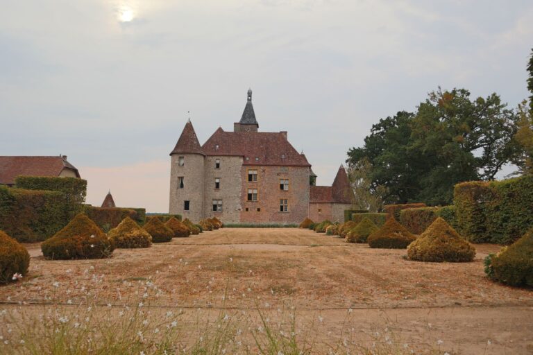 Evasion historique en Auvergne : Que découvrir dans cette région chargée d&rsquo;histoire ?
