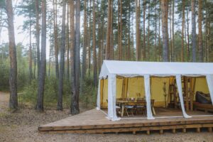 Envie d&rsquo;un séjour insolite en glamping en Auvergne ?