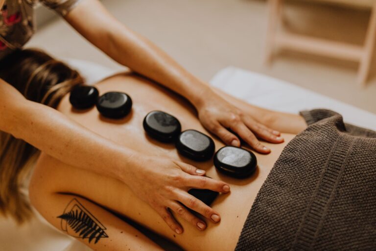 Pourquoi opter pour une journée détente au spa en Auvergne ?