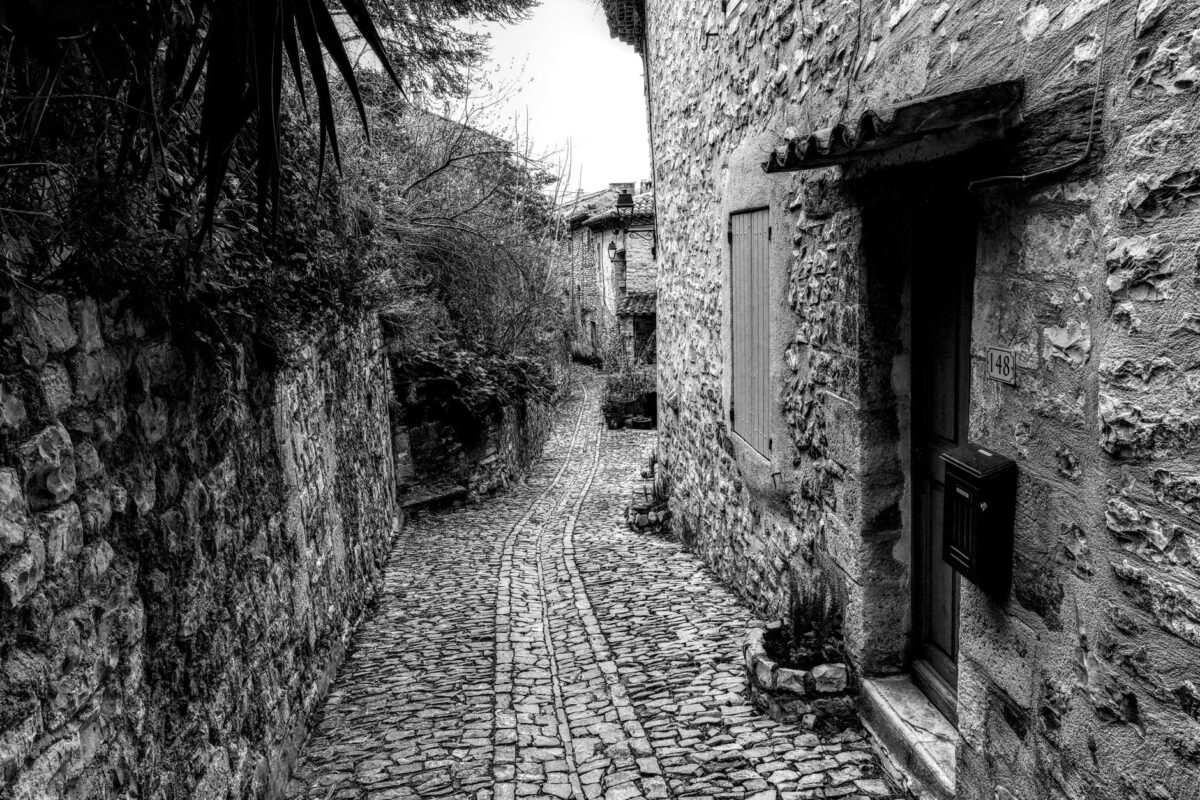 Quels sont les villages pittoresques à explorer en Auvergne ?