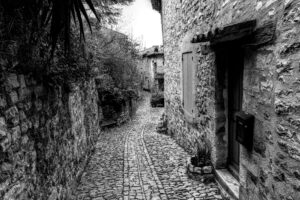 Quels sont les villages pittoresques à explorer en Auvergne ?