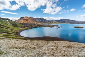 Lac de Servières : un maar du Puy-de-Dôme où l’on marche, mais où l’on ne se baigne pas